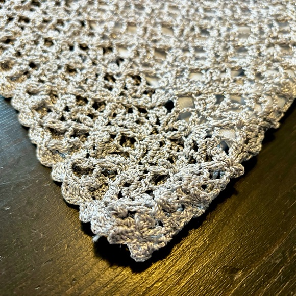 Ricki's Metallic Silver/Cream Lined Crocheted Halter Neck Style Top Size Small - Picture 4 of 16